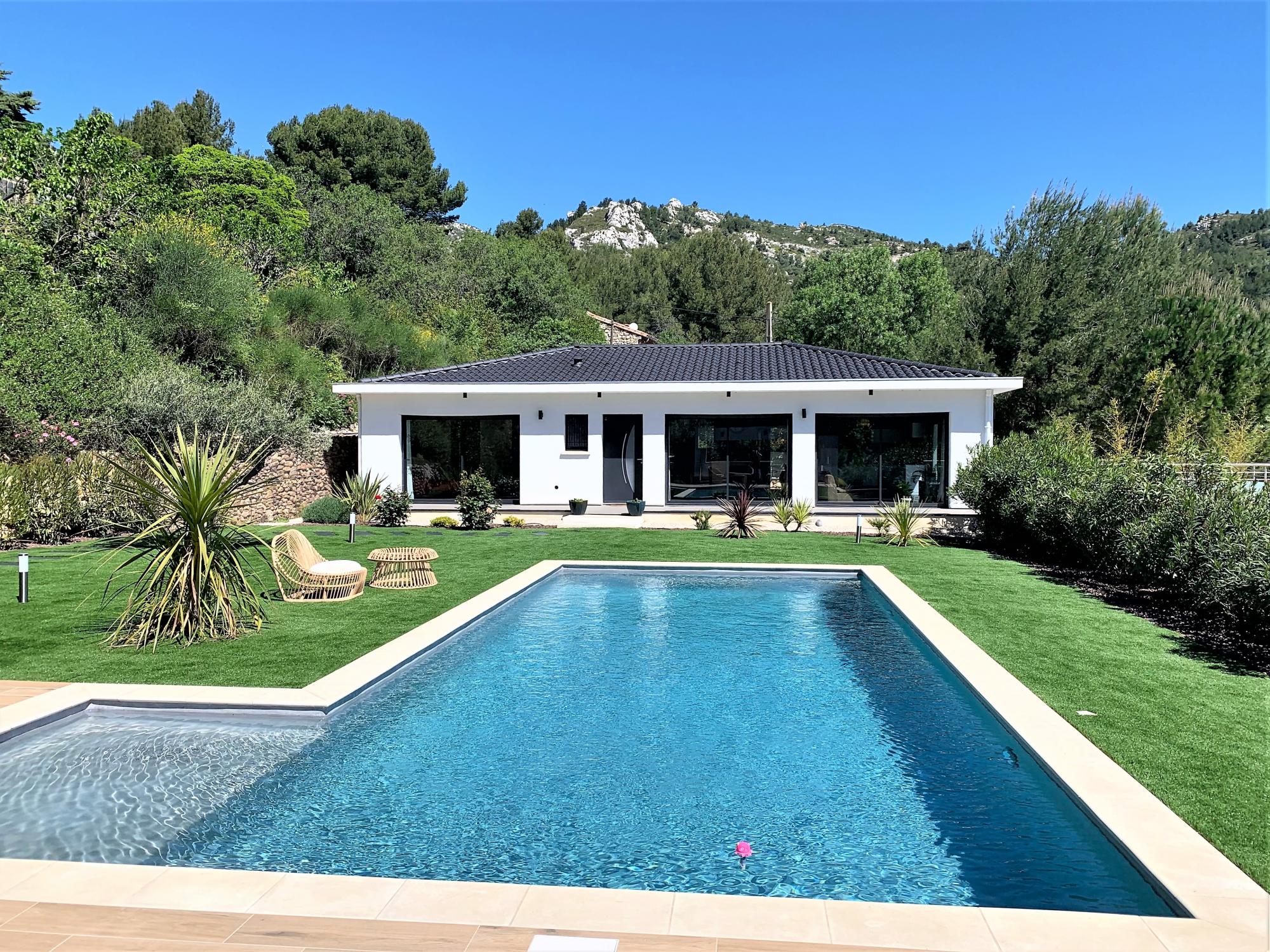 Luxury realestate Country off Aix, Lubron