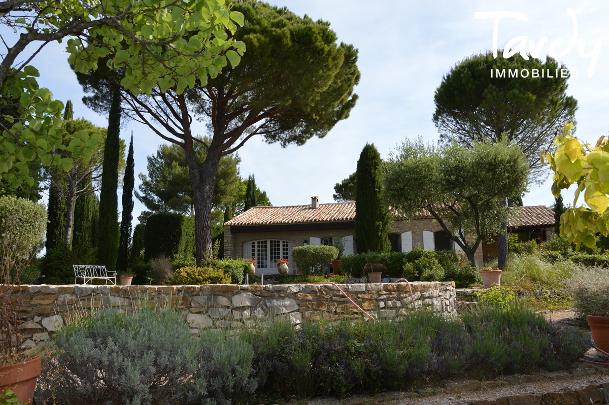 Proprit en pierre, le charme, les vignes - 83330 Le Castellet - Le Castellet