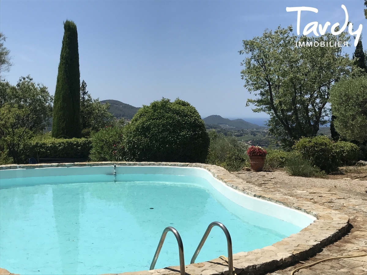 Proprit en pierre, le charme, les vignes - 83330 Le Castellet - Le Castellet