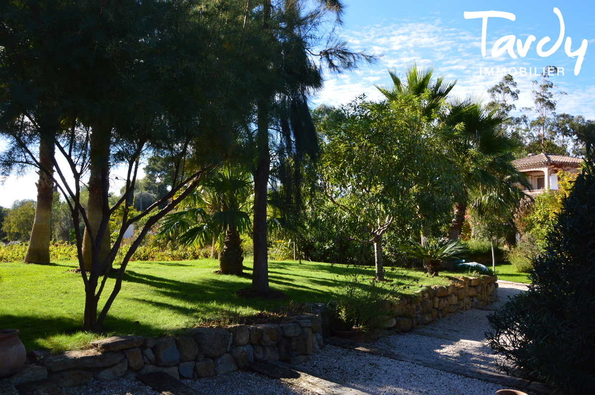 Proprit campagne en bord de mer - 83270 SAINT-CYR-SUR-MER - Saint-Cyr-sur-Mer
