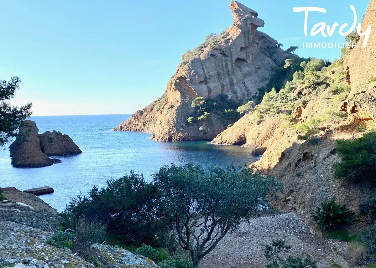 Pieds dans l'eau art dco, Figuerolles - 13600 LA CIOTAT - La Ciotat