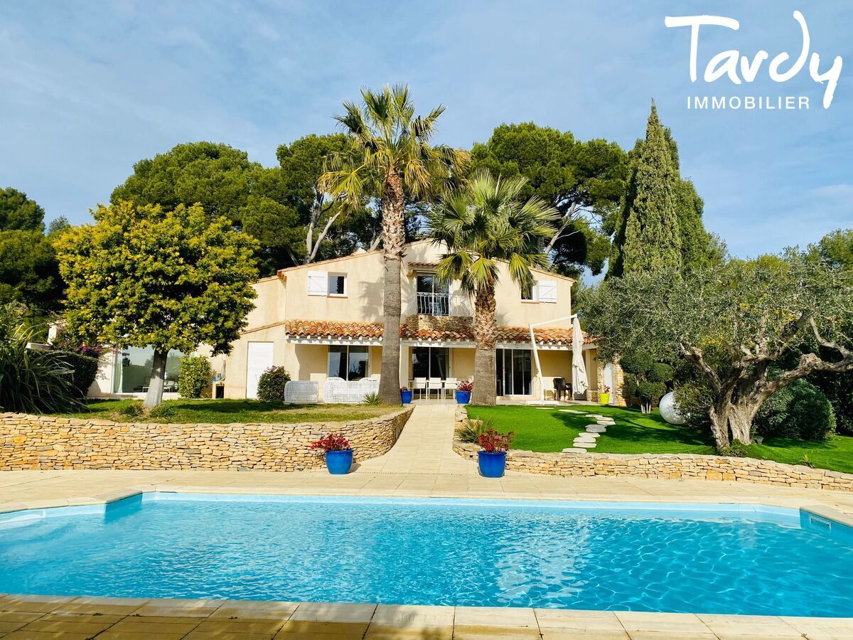 Villa de charme les hauts de Bandol - 83150 BANDOL - Bandol - PATTE BLANCHE 1re Marque Off Market en immobilier