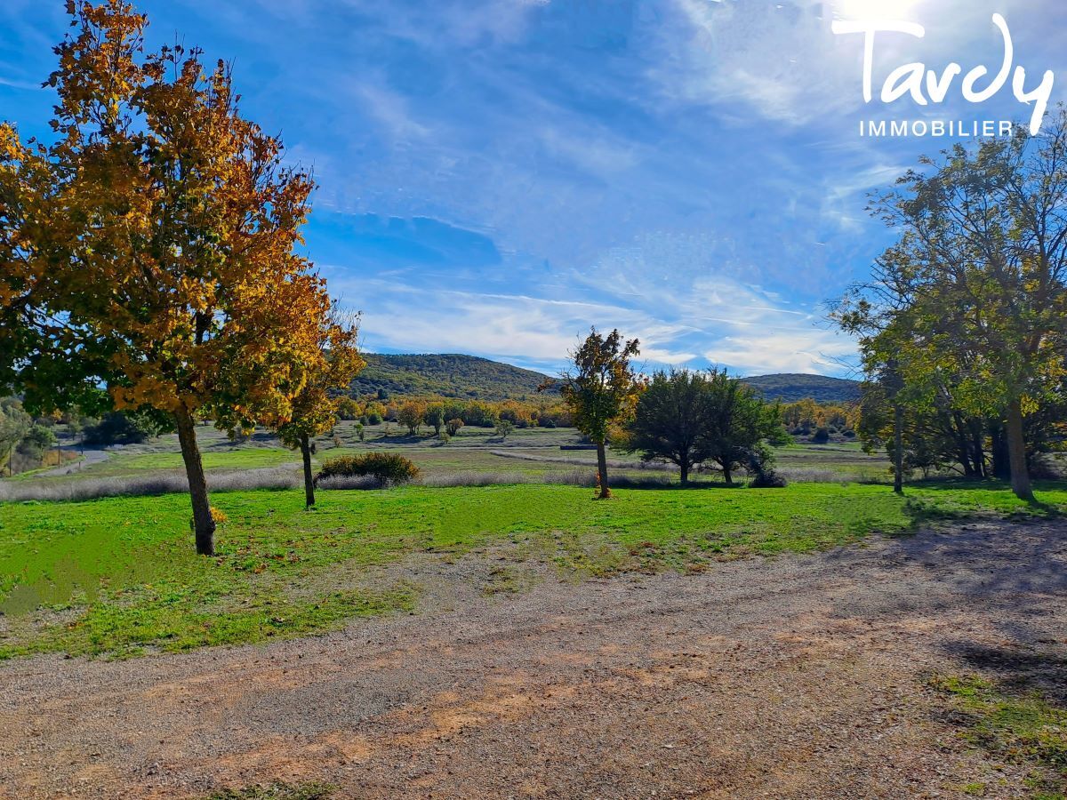 Proche Sainte Victoire domaine de caractre 220 hectares - Proximit AIX EN PCE - Aix-en-Provence