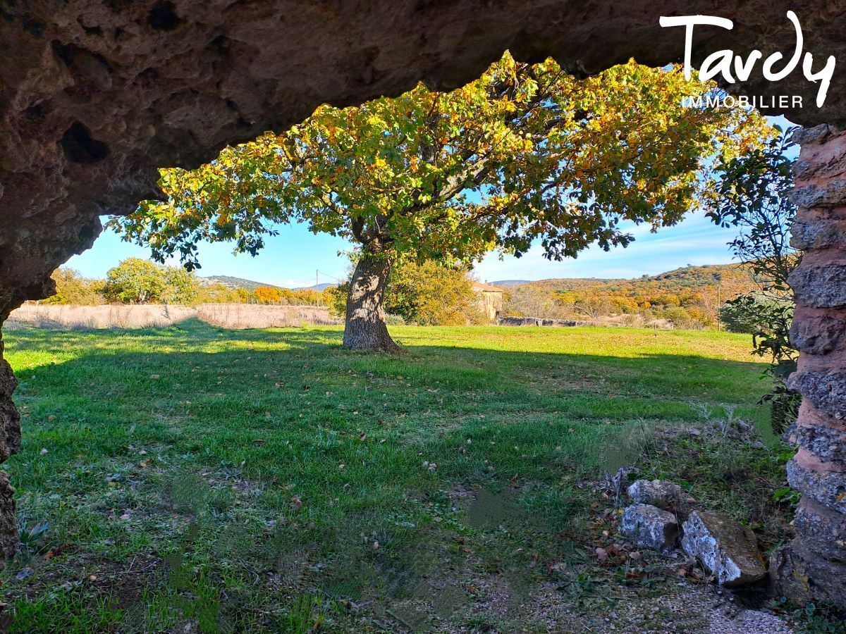 Proche Sainte Victoire domaine de caractre 220 hectares - Proximit AIX EN PCE - Aix-en-Provence