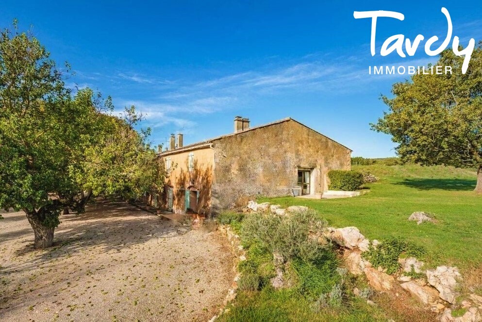 Proche Sainte Victoire domaine de caractre 220 hectares - Proximit AIX EN PCE - Aix-en-Provence