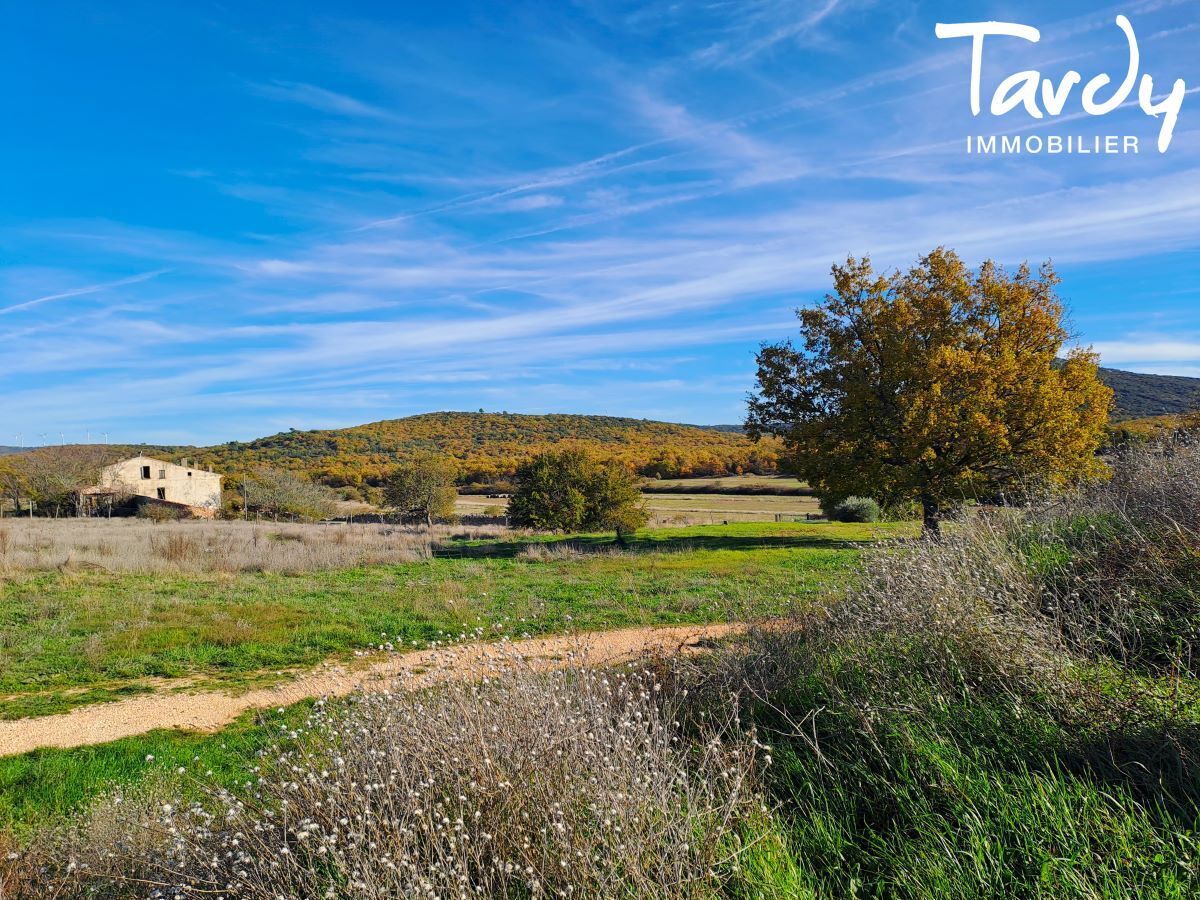 Proche Sainte Victoire domaine de caractre 220 hectares - Proximit AIX EN PCE - Aix-en-Provence