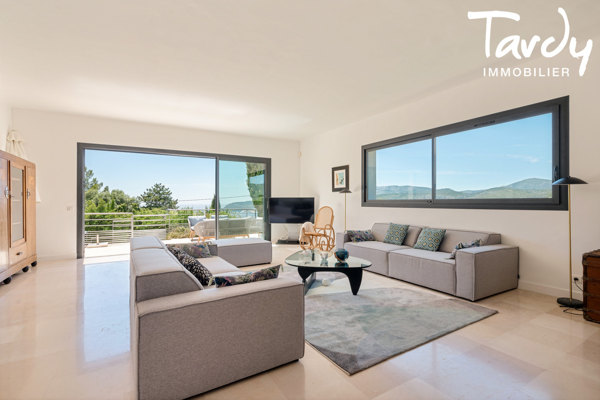 Villa avec Vue mer, proche du port - 13260 CASSIS - Cassis - Salon vue mer Cassis 13600 Tardy Immobilier