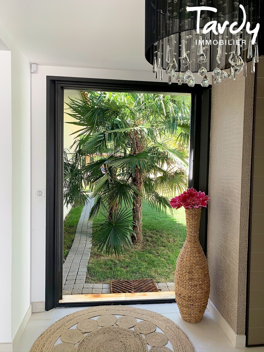 Magnifique Villa Contemporaine de plain-pied - 13100 AIX-EN-PROVENCE - Aix-en-Provence