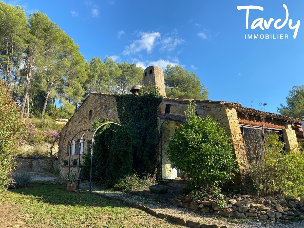 Longre Provenale, les vues, le charme et la pierre -  83330 LE CASTELLET - Le Castellet - EXCLUSIVITE TARDY IMMOBILIER