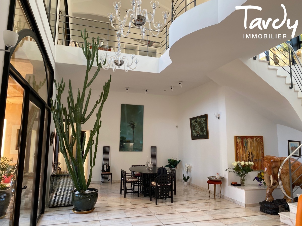 Demeure de prestige dans parc s�curis� - 13007 MARSEILLE - Marseille 7�me - Patte Blanche Tardy immobilier