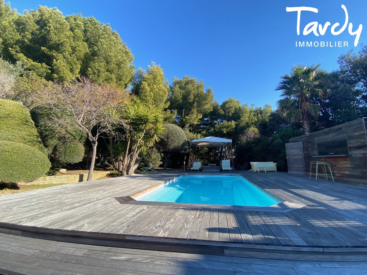 Demeure de prestige dans parc s�curis� - 13007 MARSEILLE - Marseille 7�me - 13007 Talabot Tardy immobilier