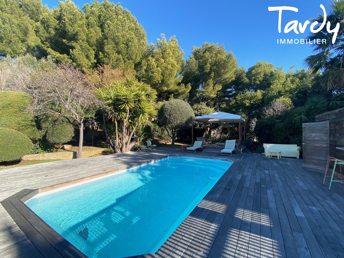 Demeure de prestige dans parc s�curis� - 13007 MARSEILLE - Marseille 7�me - Talabot parc s�curis� Tardy Immobilier