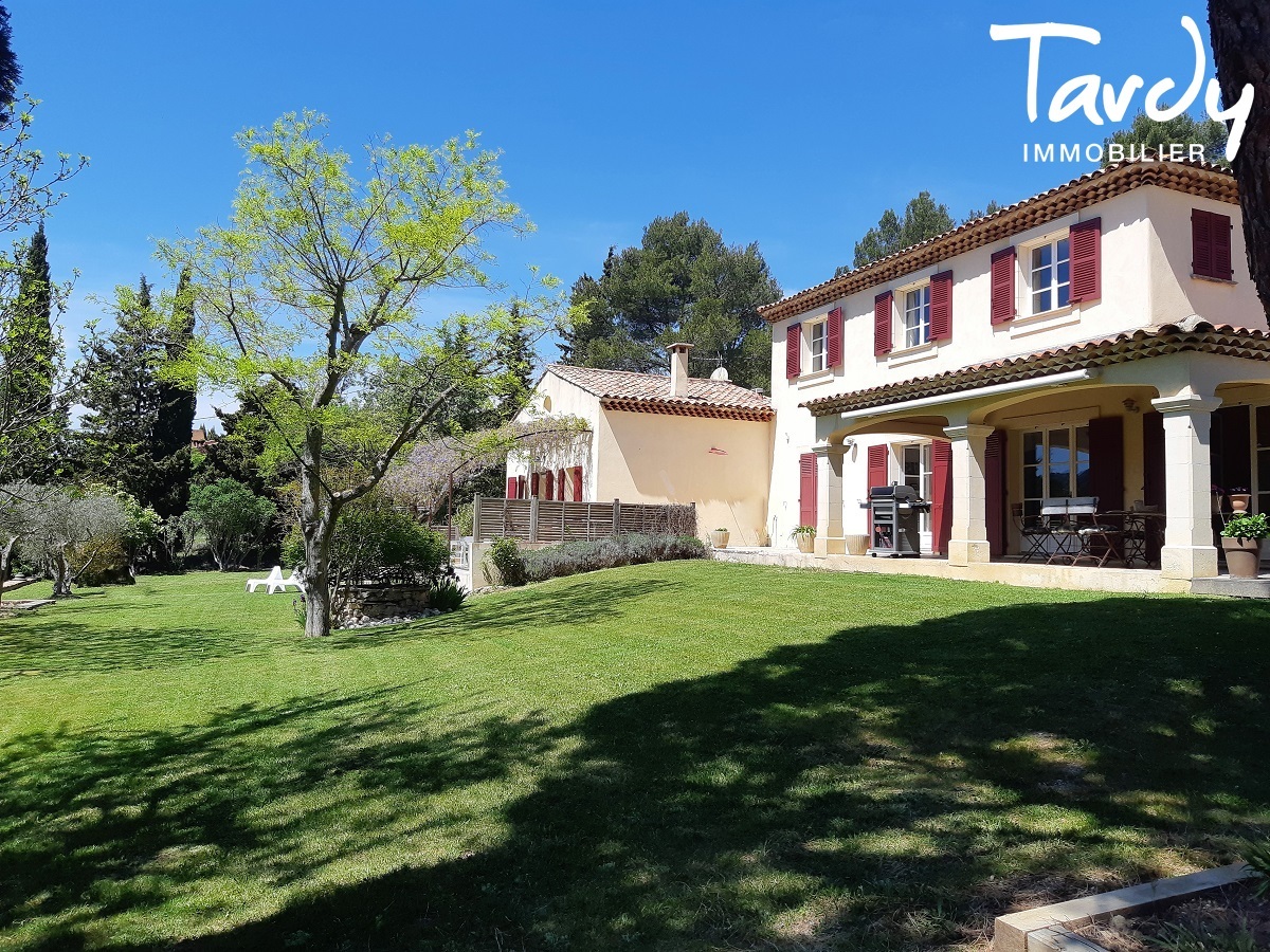 Belle bastide avec dpendances vue Ste Victoire - proche 13100 AIX EN PROVENCE - Aix-en-Provence - Maison Aix-en-Provence avec dpendances