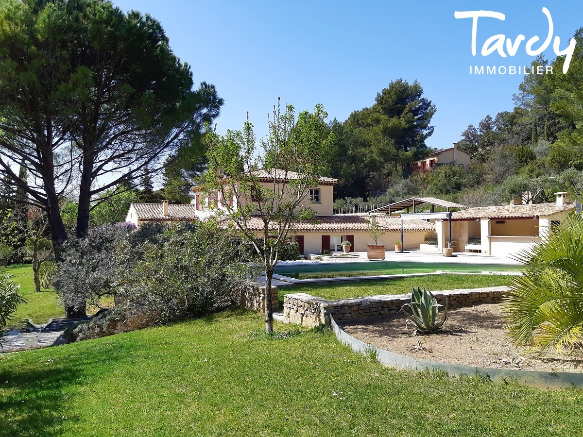 Belle bastide avec dpendances vue Ste Victoire - proche 13100 AIX EN PROVENCE - Aix-en-Provence - Maison avec piscine vue dominante Sainte Victoire