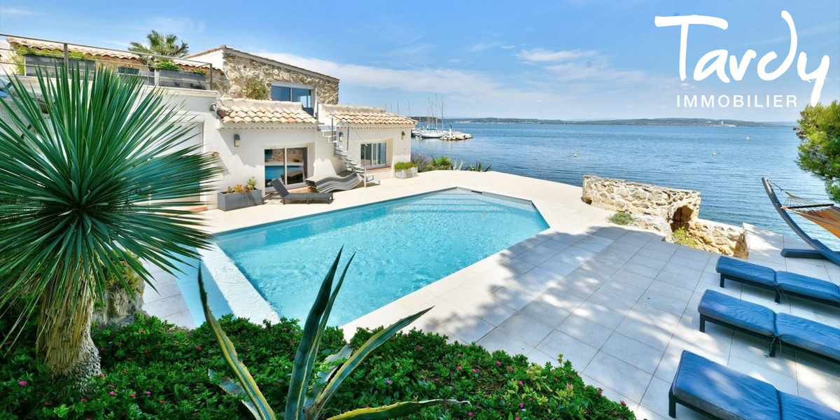 Superbe Villa Pieds dans l'eau - 13118 ISTRES - Istres - Vue mer - tardy Immobilier Istres