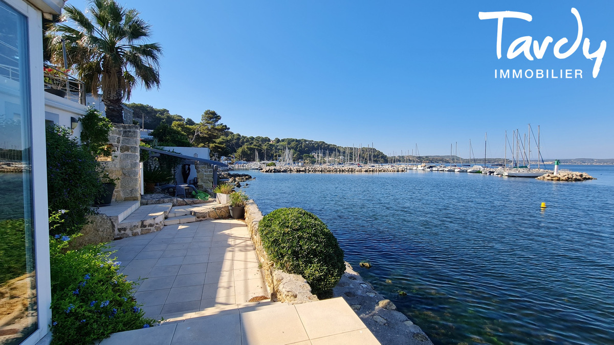 Superbe Villa Pieds dans l'eau - 13118 ISTRES - Istres