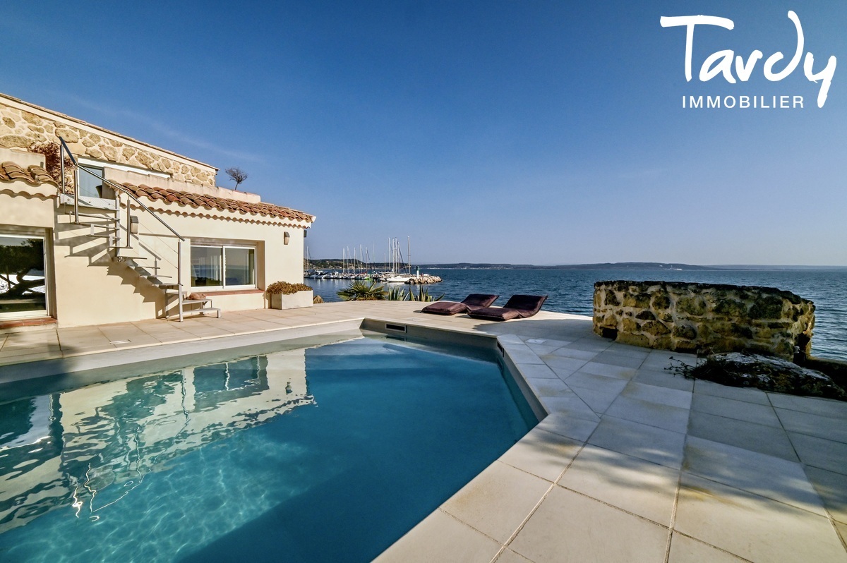 Superbe Villa Pieds dans l'eau - 13118 Istres - Istres