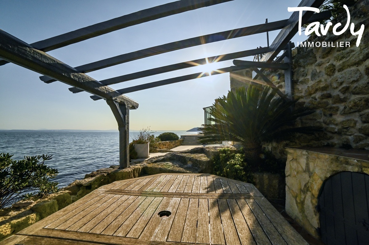 Superbe Villa Pieds dans l'eau - 13118 ISTRES - Istres