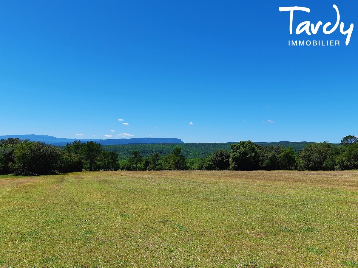 Btisse 17me de caractre 520 hectares - Provence Verte - 45 min AIX EN PROVENCE - Saint-Maximin-la-Sainte-Baume