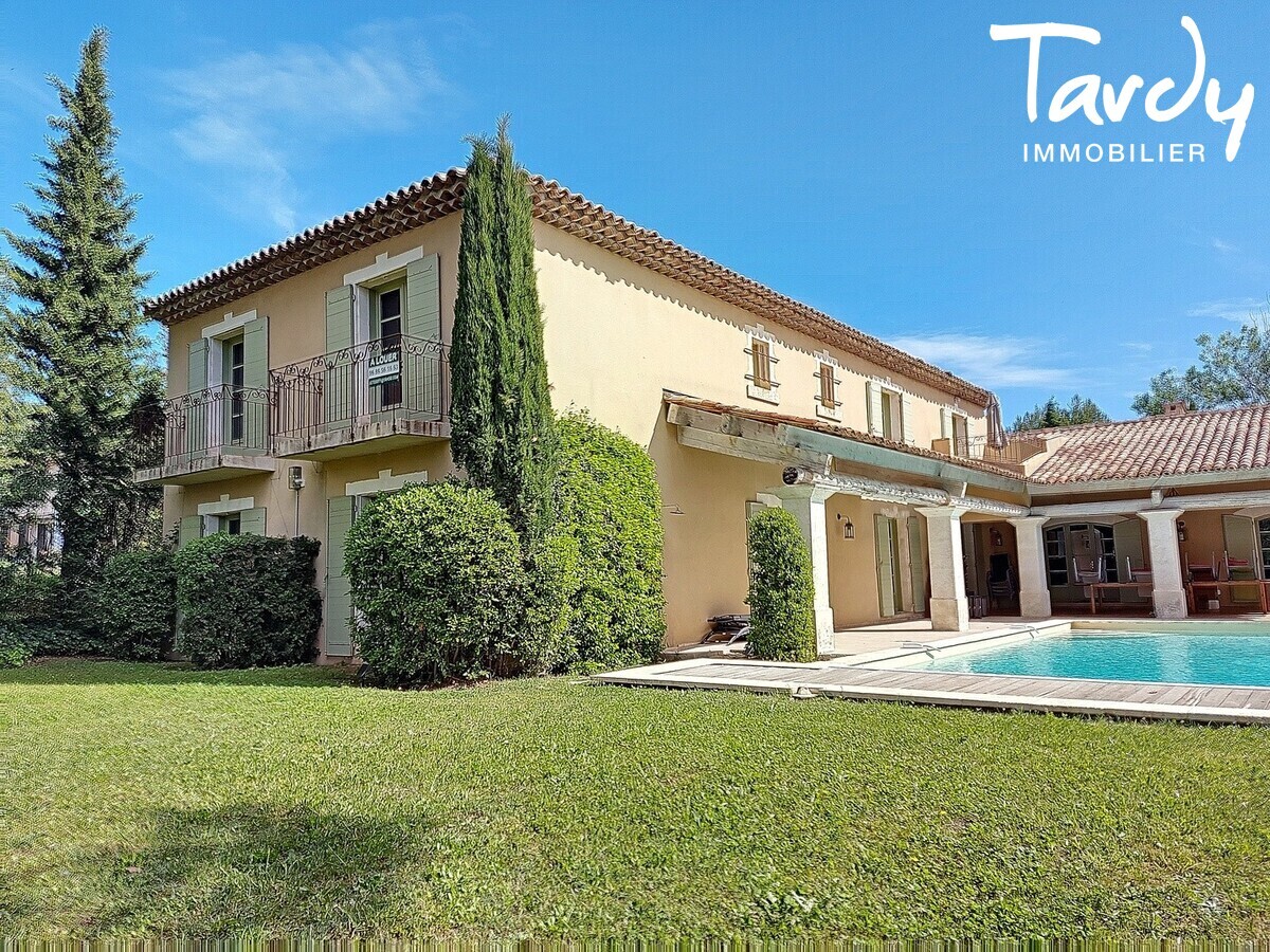 Bastide rcente de charme - Domaine scuris - 13100 PONT ROYAL - Aix-en-Provence - golf pont royal Mallemeort