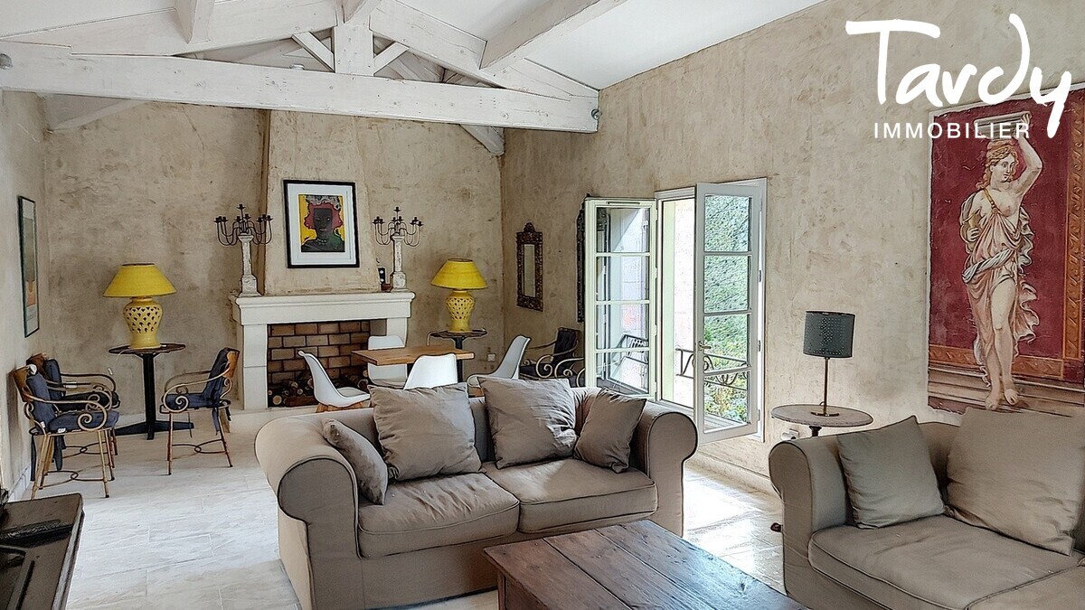 Bastide rcente de charme -  8 chambres, 525 m - 13100 PONT ROYAL - Aix-en-Provence