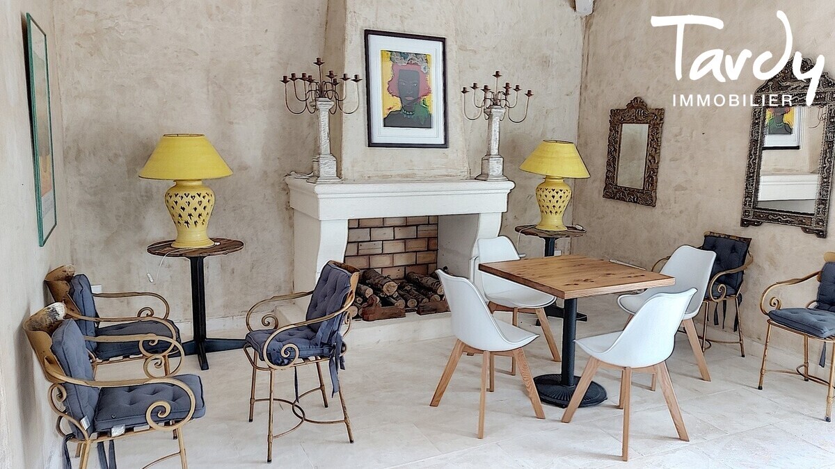 Bastide rcente de charme -  8 chambres, 525 m - 13100 PONT ROYAL - Aix-en-Provence