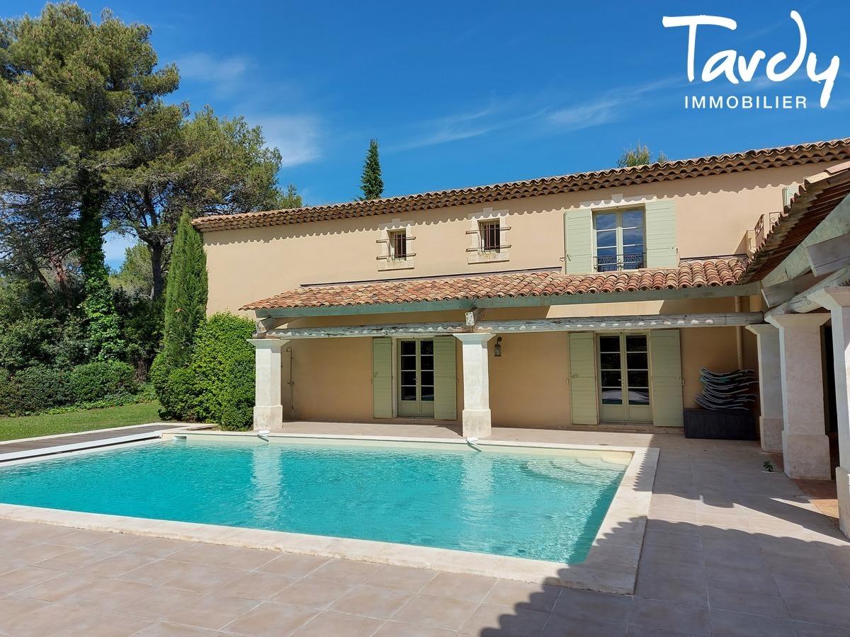 Bastide rcente de charme -  8 chambres, 525 m - 13100 PONT ROYAL - Aix-en-Provence