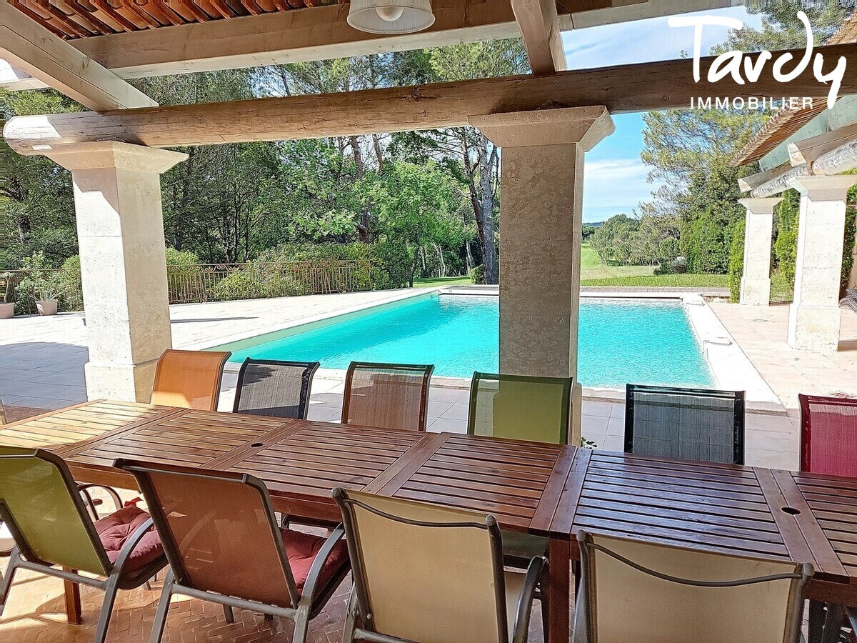 Bastide rcente de charme -  8 chambres, 525 m - 13100 PONT ROYAL - Aix-en-Provence