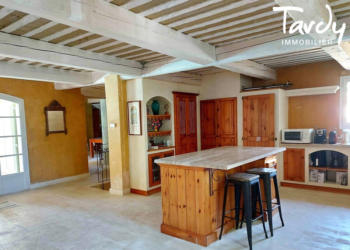 Bastide rcente de charme -  8 chambres, 525 m - 13100 PONT ROYAL - Aix-en-Provence
