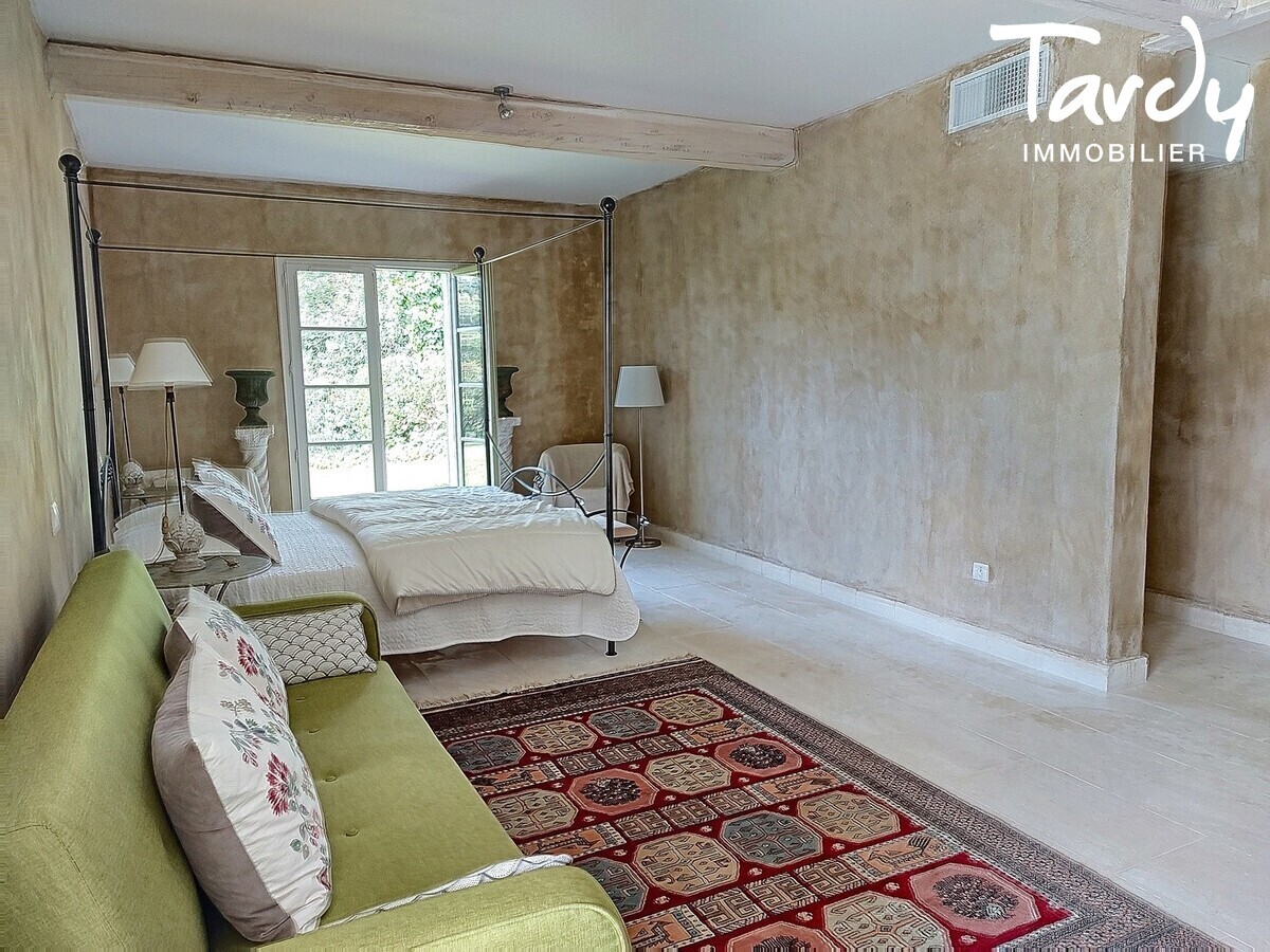 Bastide rcente de charme -  8 chambres, 525 m - 13100 PONT ROYAL - Aix-en-Provence