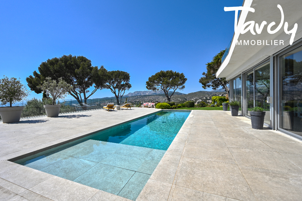 Villa Contemporaine, Vue mer - 13260 CASSIS - Cassis - Contemporaine vue d�gag�e Cassis - TARDY IMMOBILIER Patte Blanche