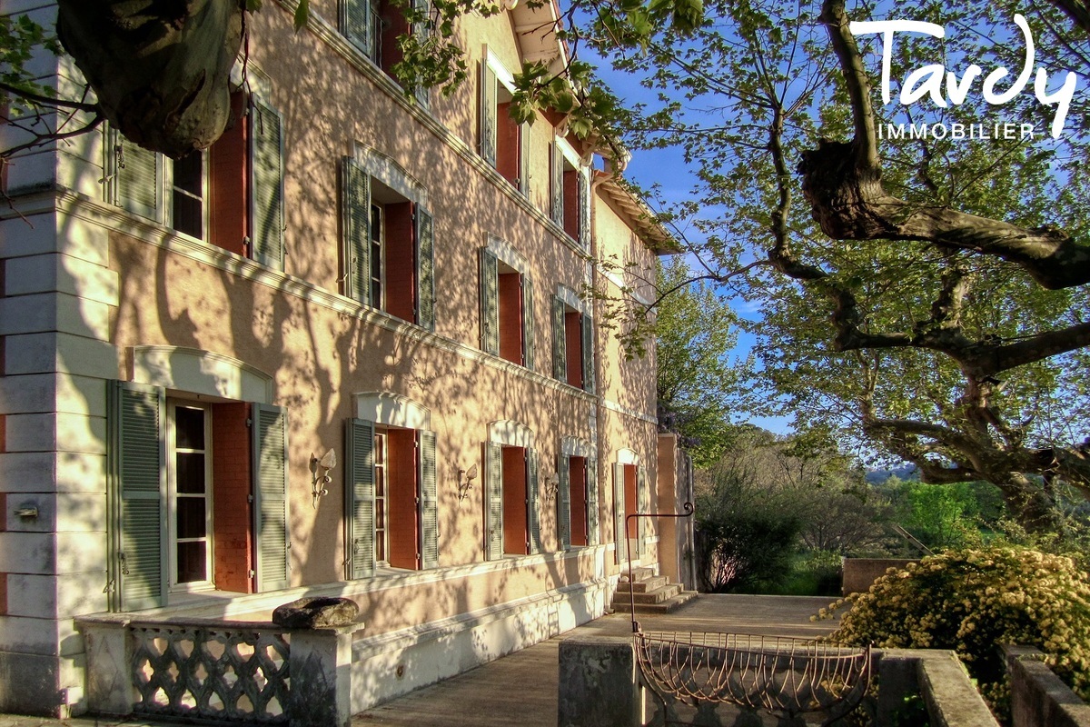 Proprit cadre campagne grand parc - 83300 DRAGUIGNAN - Draguignan - Grande proprit  vendre en Provence