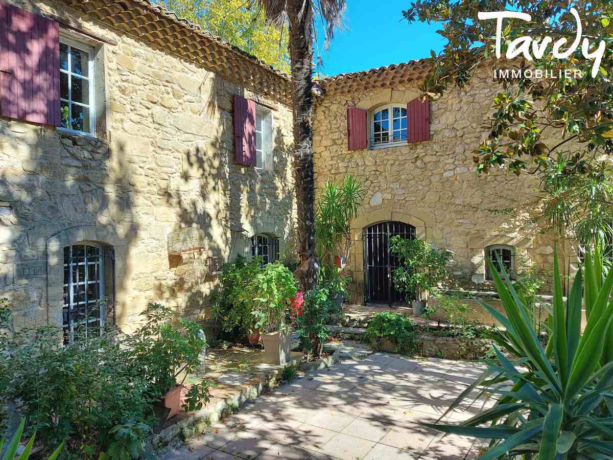 Moulin du 16me - charme de l'ancien - Proche 84 160 LOURMARIN - Lourmarin