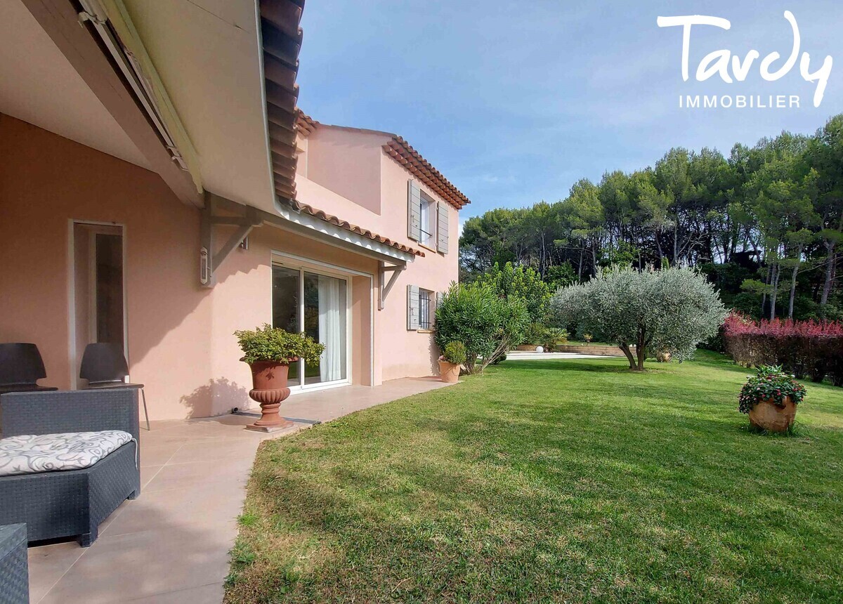 Villa rcente - belles prestations - 84360 LAURIS - Lauris