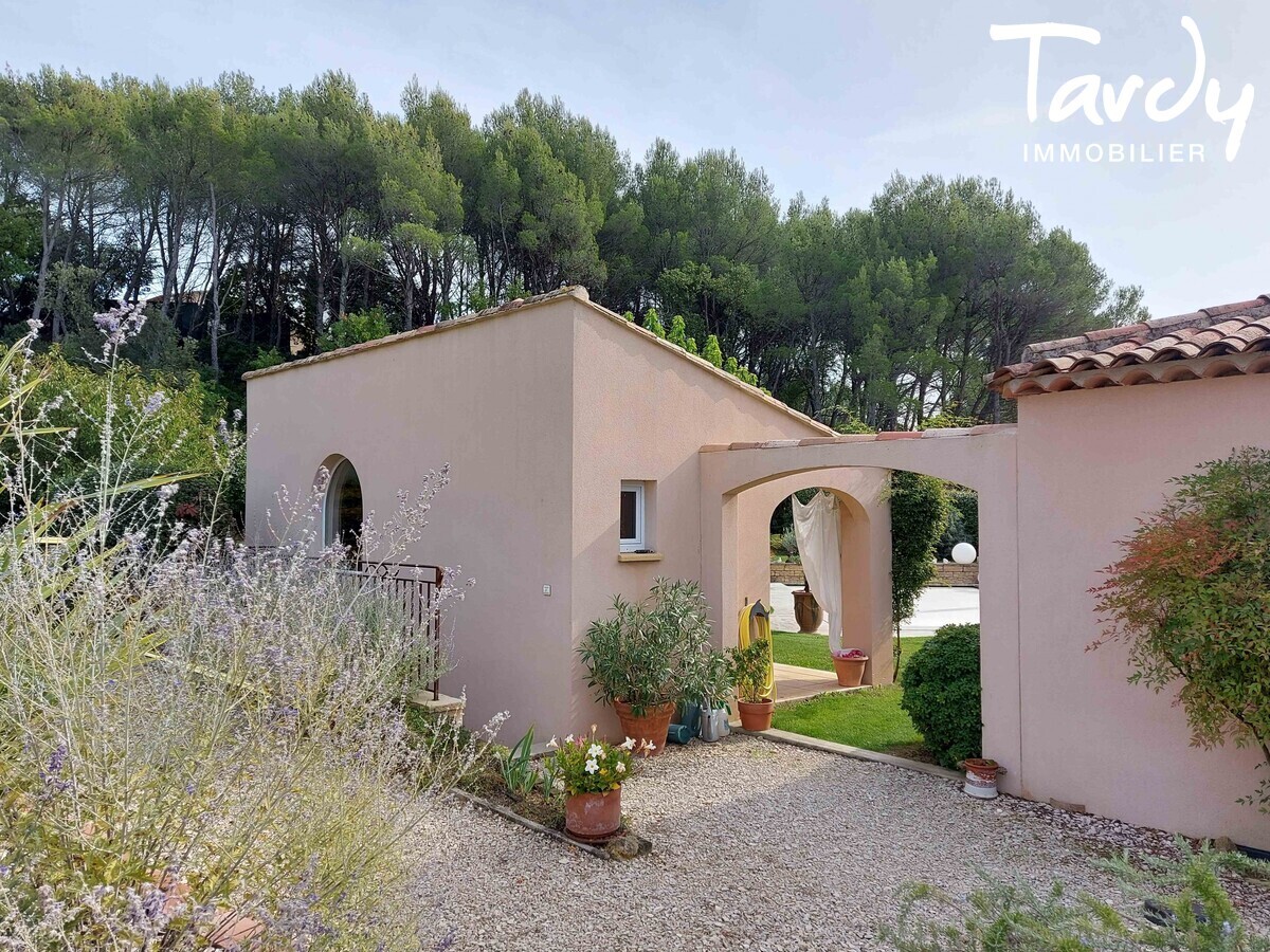 Villa rcente - belles prestations - 84360 LAURIS - Lauris