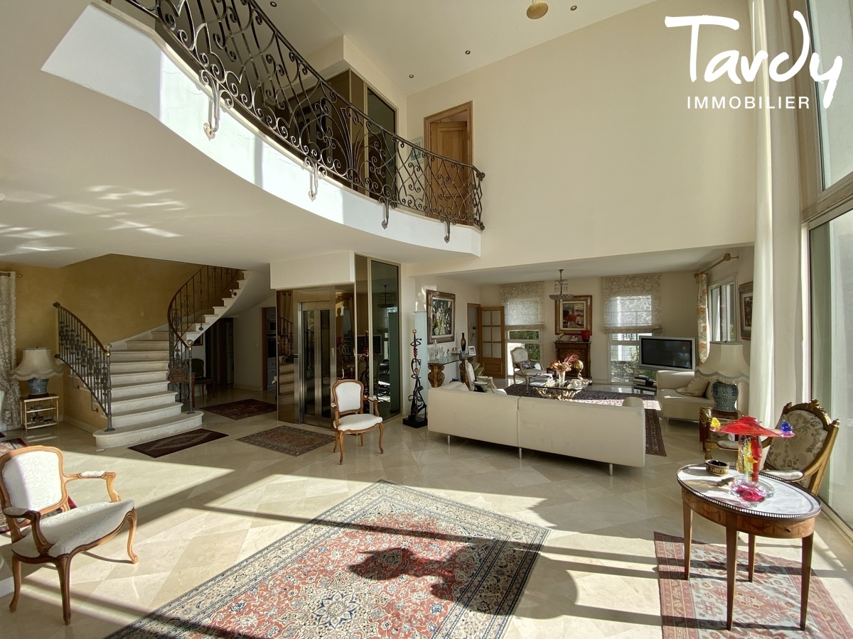 Villa vue mer dans parc s�curis� - 13007 MARSEILLE - Marseille 7�me