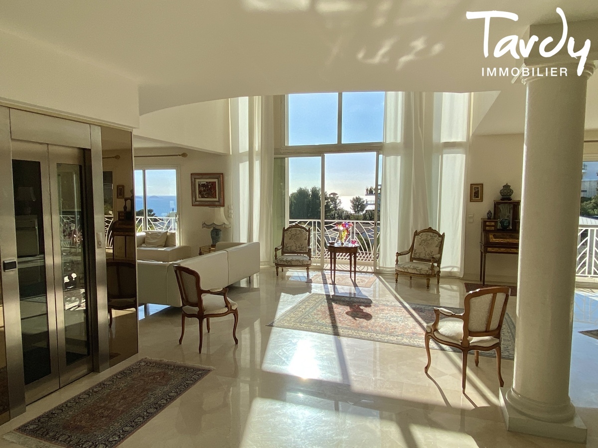 Villa vue mer dans parc s�curis� - 13007 MARSEILLE - Marseille 7�me