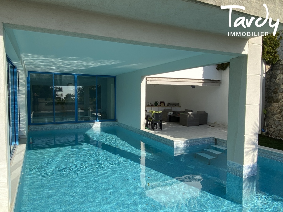 Villa vue mer dans parc s�curis� - 13007 MARSEILLE - Marseille 7�me