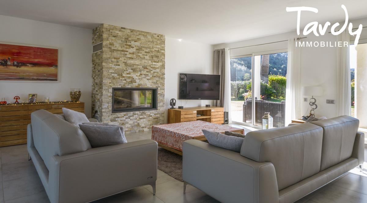 Contemporaine vue campagne et mer, proche centre - 83270 SAINT-CYR-SUR-MER  - Saint-Cyr-sur-Mer - 83270 St Cyr sur mer 83270