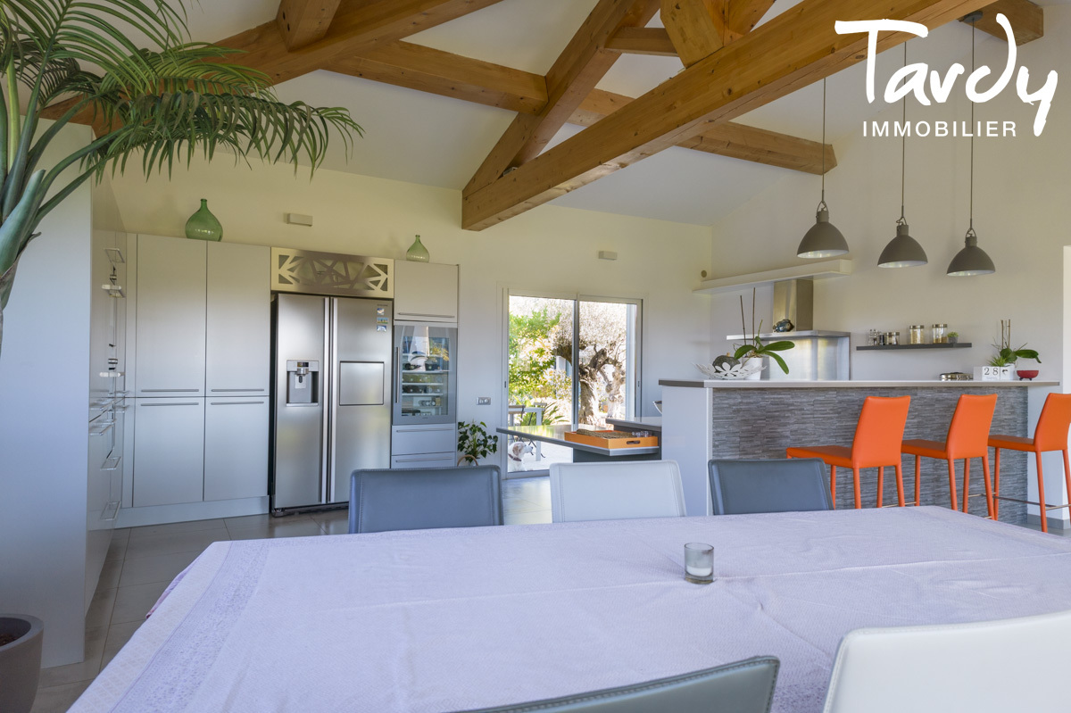 Contemporaine vue campagne et mer, proche centre - 83270 SAINT-CYR-SUR-MER  - Saint-Cyr-sur-Mer - Villa contemporaine 83270