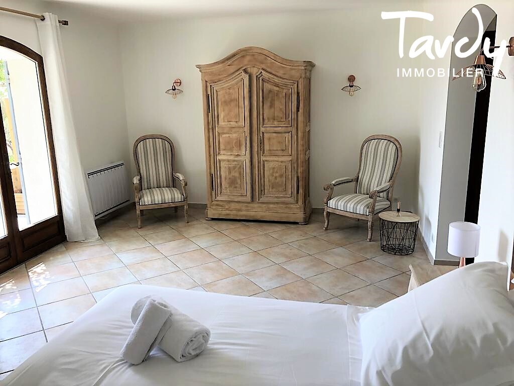 Belle bastide avec vue proche village  pied - 84160 LOURMARIN - Lourmarin