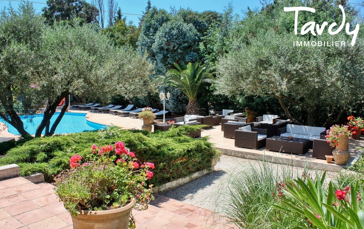 Golfe de Saint-Tropez - Proprit sur 1 ha - 83310 GRIMAUD - Saint-Tropez