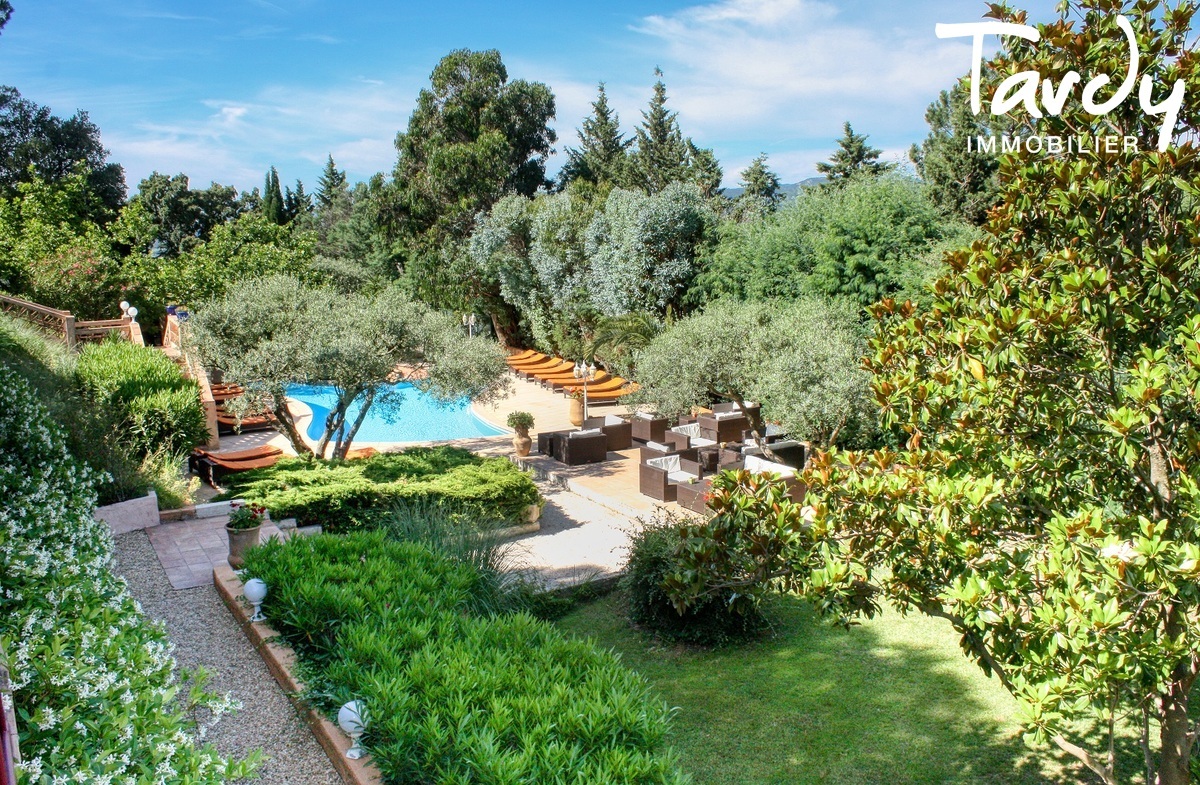 Golfe de Saint-Tropez - Proprit sur 1 ha - 83310 GRIMAUD - Saint-Tropez