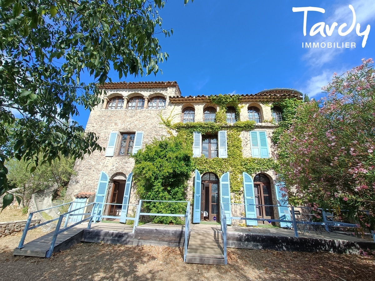 Domaine proprit d'exception - 83570 ENTRECASTEAUX - Entrecasteaux - Vignoble  vendre Var