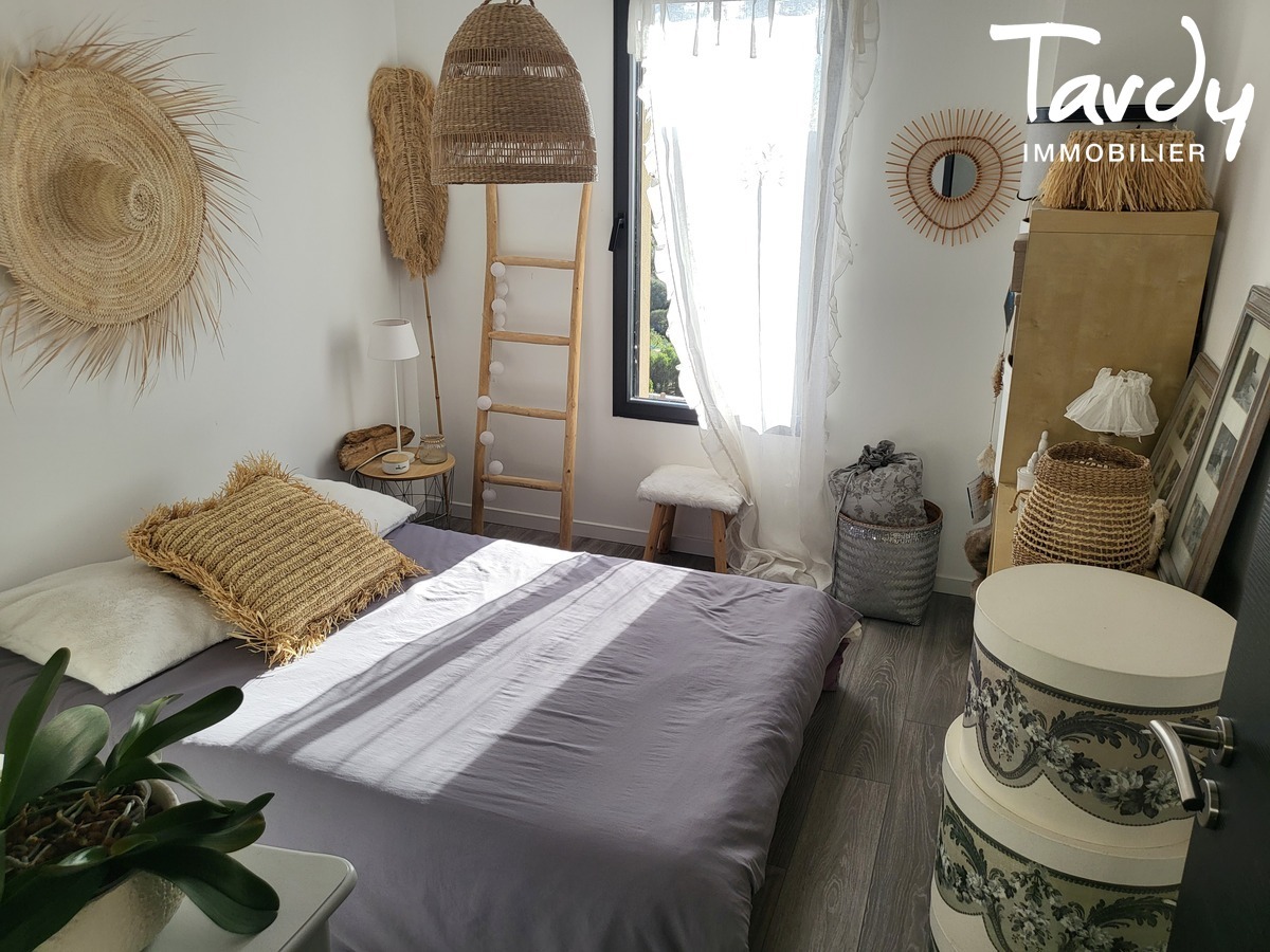 Villa rcente  la vue dgage campagne  - 83190 OLLIOULES - Ollioules - Chambre de complment