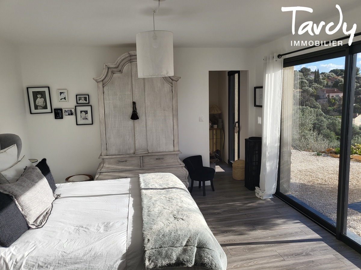 Villa rcente  la vue dgage campagne  - 83190 OLLIOULES - Ollioules - Suite parentale en rez de chausse