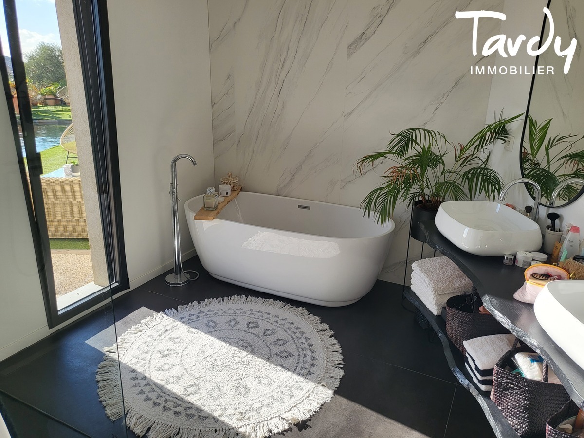 Villa rcente  la vue dgage campagne  - 83190 OLLIOULES - Ollioules - Salle de bain principale