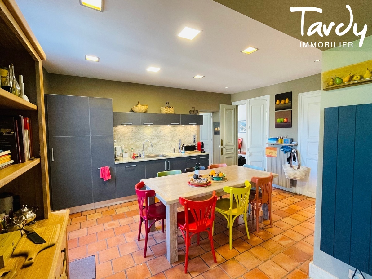 Proprit d'exception sur 14 ha - 84000 AVIGNON  - Avignon - Proprit avec grand terrain en Provence