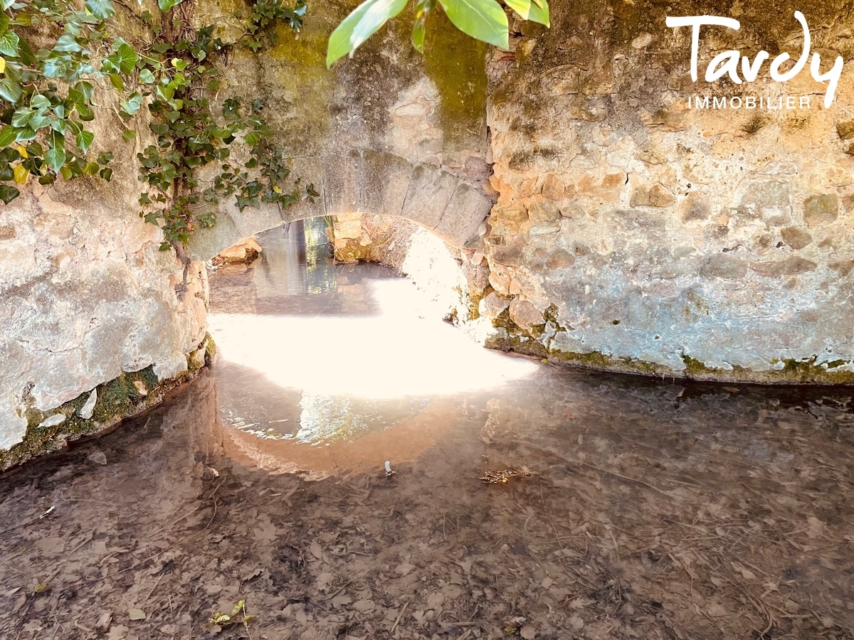 Proprit d'exception sur 14 ha - 84000 AVIGNON  - Avignon - Bastide Orange 84