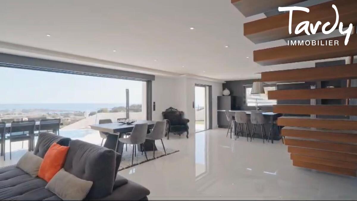 Contemporaine, vue mer panoramique, port  pieds - 83150 BANDOL - Bandol